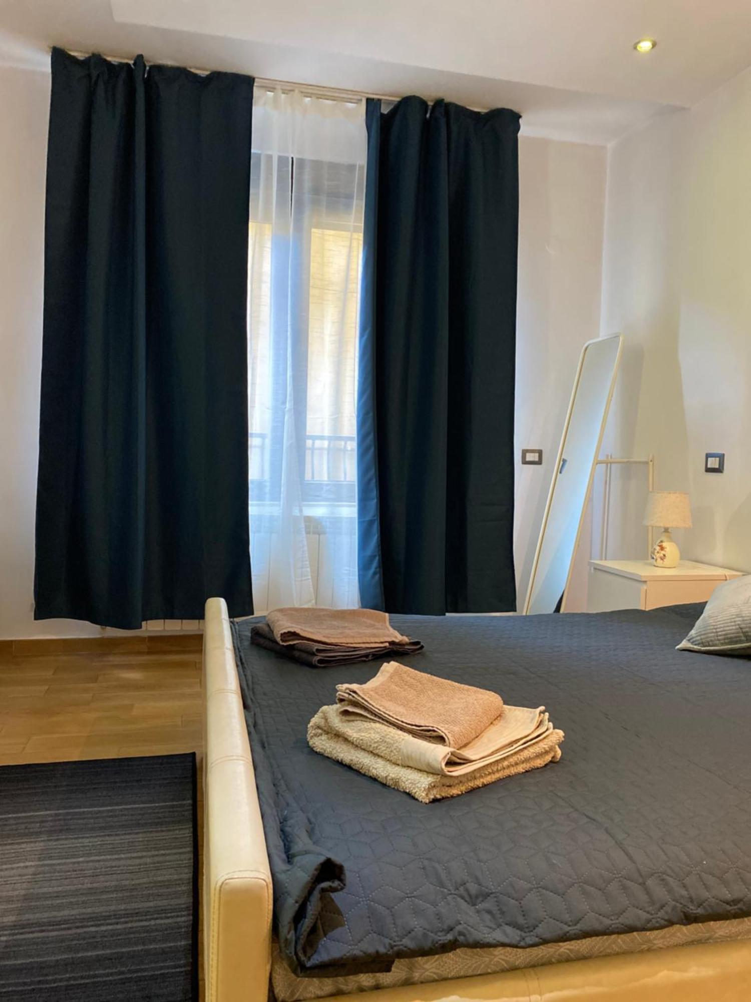 Royal Suite Unirii-2 Bdr Apartment Bukarest Kültér fotó