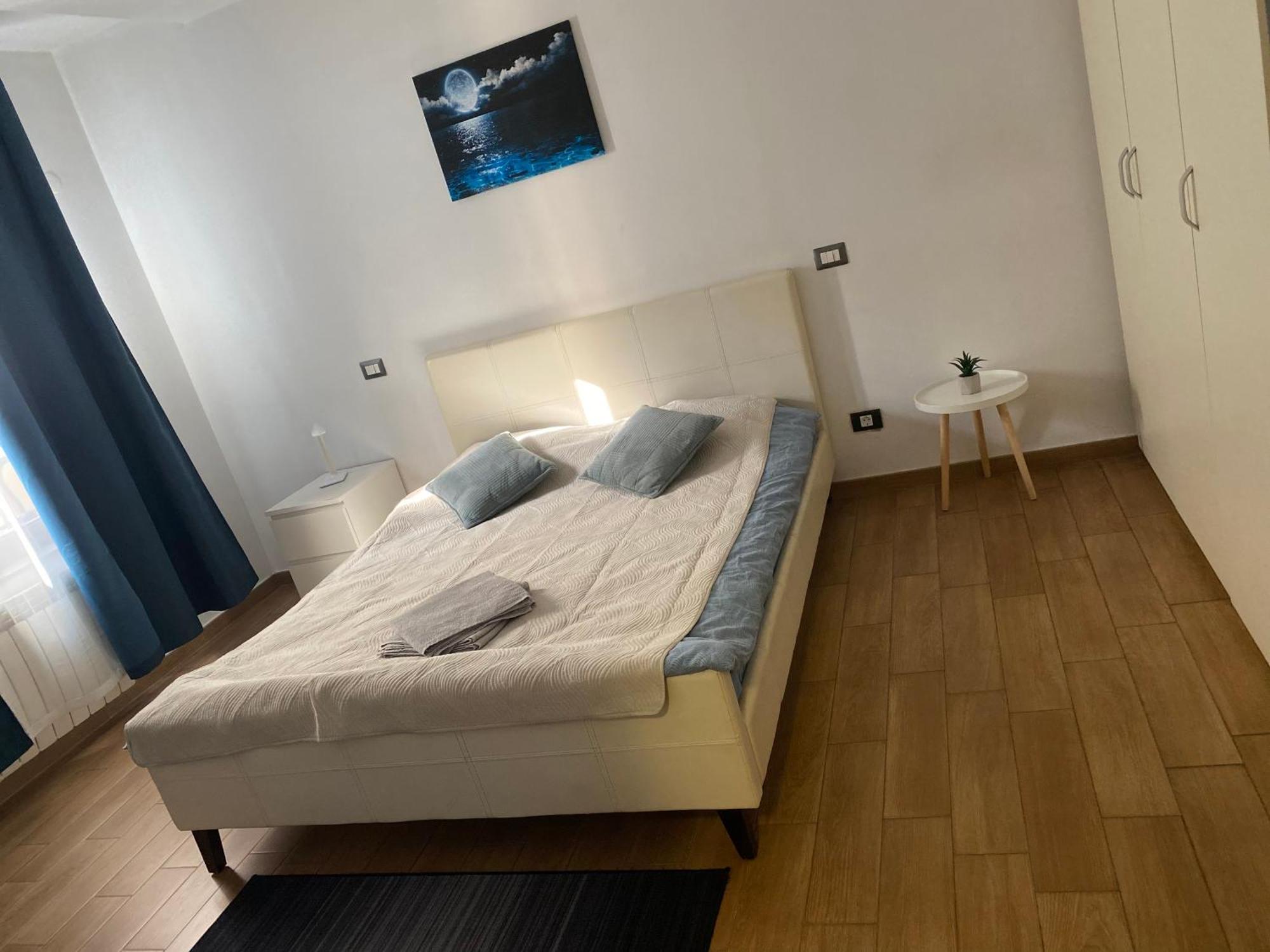 Royal Suite Unirii-2 Bdr Apartment Bukarest Kültér fotó
