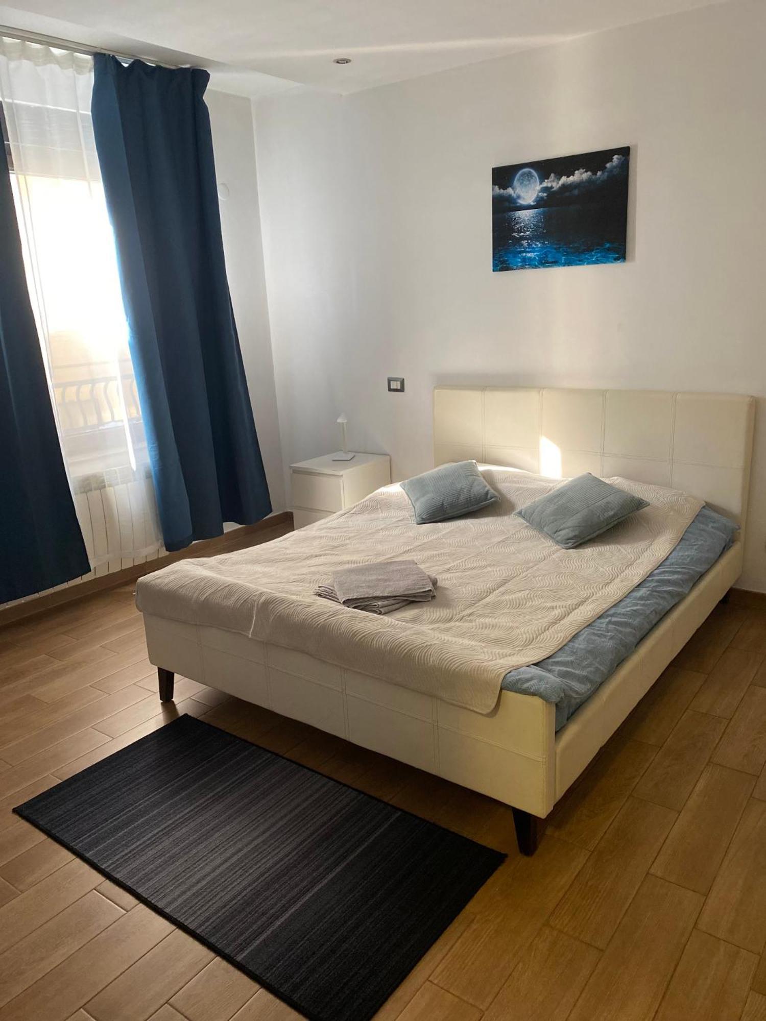 Royal Suite Unirii-2 Bdr Apartment Bukarest Kültér fotó
